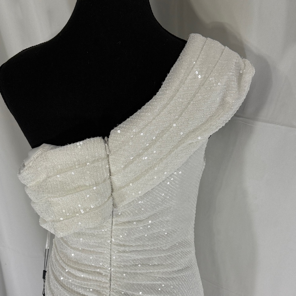 Ieena for Mac Duggal Ruched Sequined White Gown Size 8 NWT - Picture 7 of 10